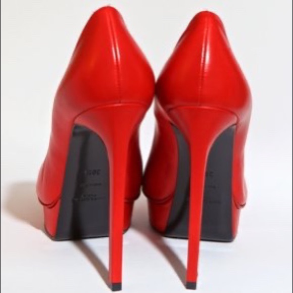 Saint Laurent 'Janis' Cap-Toe Platform Pump - Picture 4 of 4